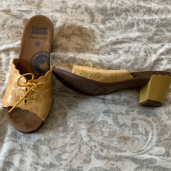 Wanda Panda. Size 39 yellow leather. - Picture 2 of 4